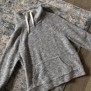 Aerie Black and White Textured Knit Sweater